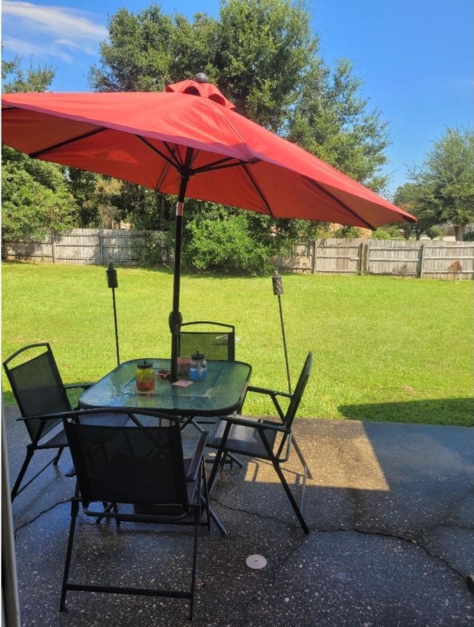 Bedroom Four Minutes From Beach Pensacola Bagian luar foto