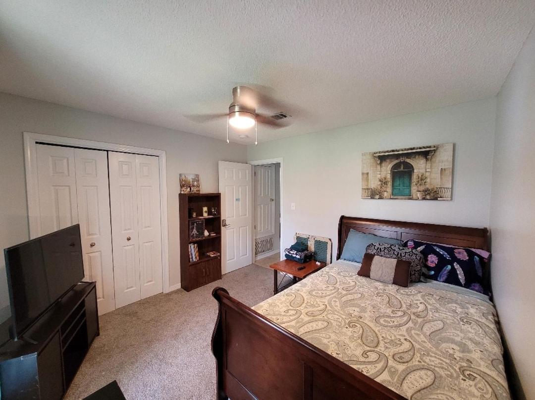 Bedroom Four Minutes From Beach Pensacola Bagian luar foto