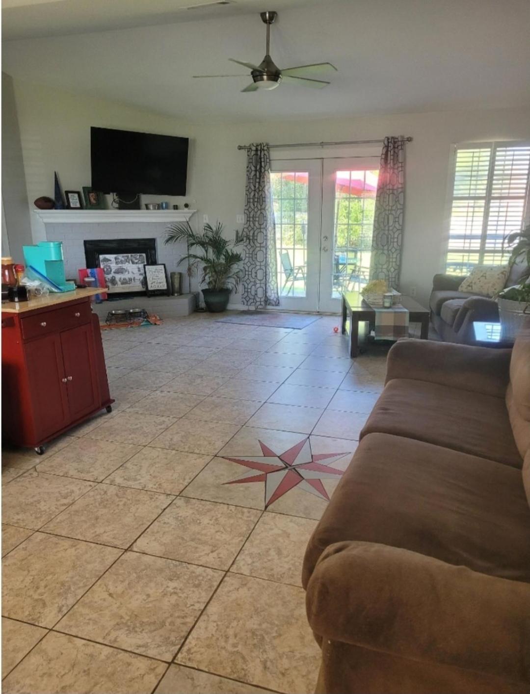 Bedroom Four Minutes From Beach Pensacola Bagian luar foto