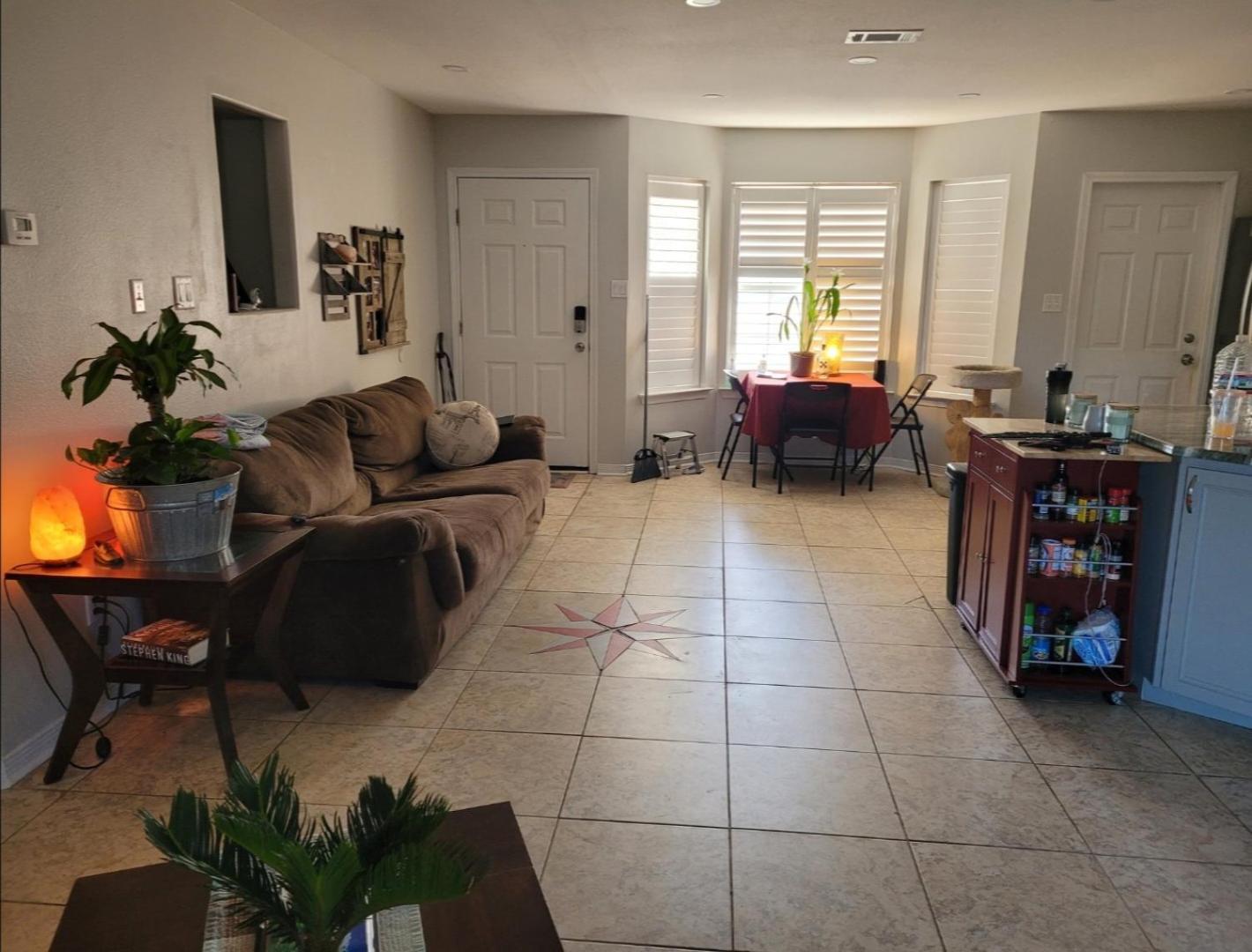 Bedroom Four Minutes From Beach Pensacola Bagian luar foto